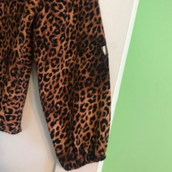 blouse - Picture 2 of 3